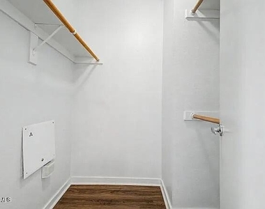 3633 N 3rd Avenue - Photo Thumbnail 5