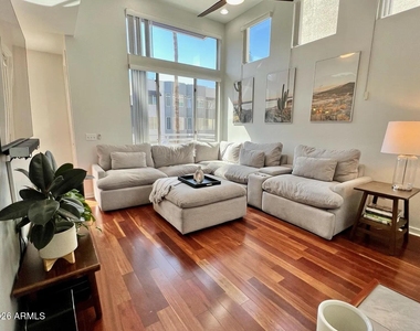 3633 N 3rd Avenue - Photo Thumbnail 28