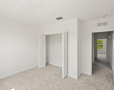 5604 Stradella Drive - Photo Thumbnail 5