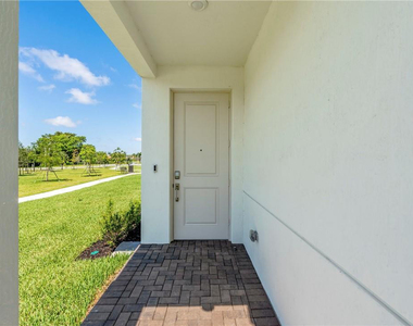 22851 Hillgard Avenue - Photo Thumbnail 3