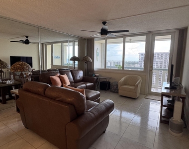 305 N Pompano Beach Boulevard - Photo Thumbnail 6