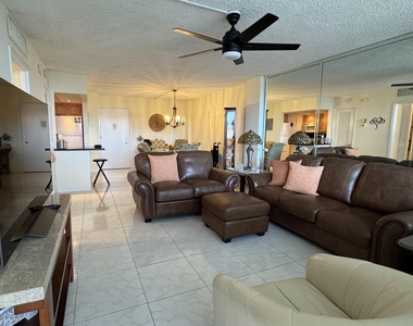 305 N Pompano Beach Boulevard - Photo Thumbnail 7