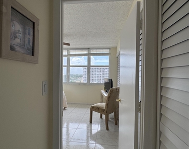 305 N Pompano Beach Boulevard - Photo Thumbnail 11