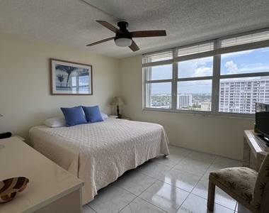305 N Pompano Beach Boulevard - Photo Thumbnail 12