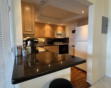305 N Pompano Beach Boulevard - Photo Thumbnail 4