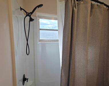 5385 Lakefront Boulevard - Photo Thumbnail 18