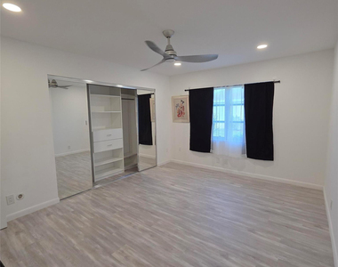 5385 Lakefront Boulevard - Photo Thumbnail 17