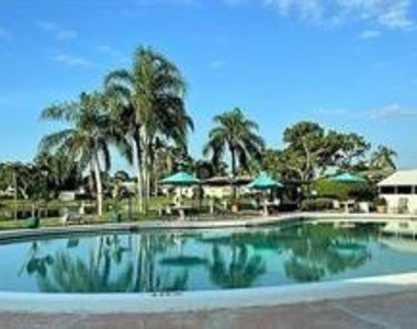 5385 Lakefront Boulevard - Photo Thumbnail 27