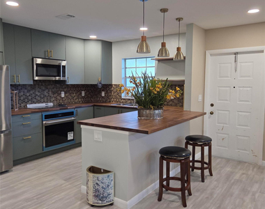 5385 Lakefront Boulevard - Photo Thumbnail 2