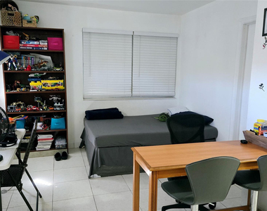 2213 Lincoln Street - Photo Thumbnail 3