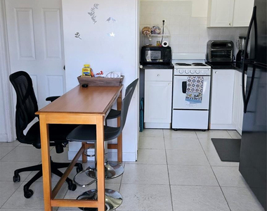 2213 Lincoln Street - Photo Thumbnail 1
