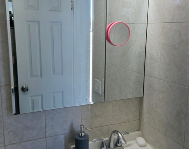 2213 Lincoln Street - Photo Thumbnail 7