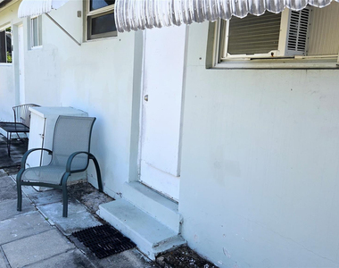 2213 Lincoln Street - Photo Thumbnail 10