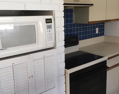 1836 Coral Ridge Drive - Photo Thumbnail 6