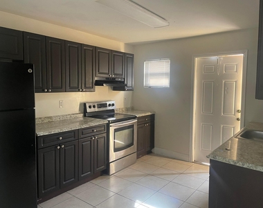 2830 Avenue S - Photo Thumbnail 4