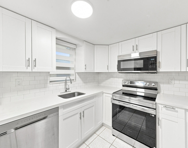 2217 W 69th Street - Photo Thumbnail 5