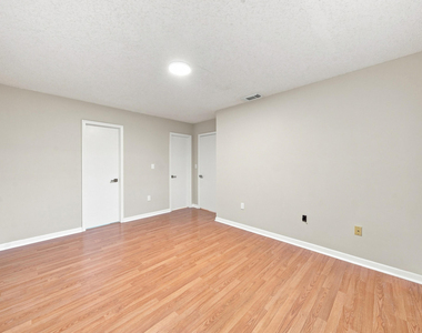 2217 W 69th Street - Photo Thumbnail 12