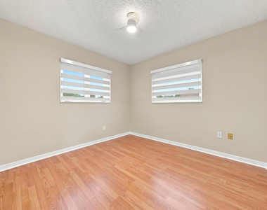 2217 W 69th Street - Photo Thumbnail 17