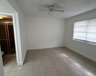 3280 Nw 103rd Terrace - Photo Thumbnail 6