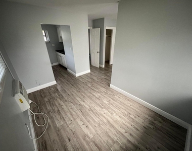 1150 W Blue Heron Boulevard - Photo Thumbnail 2