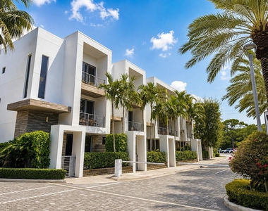1851 Nw 40th Drive - Photo Thumbnail 12