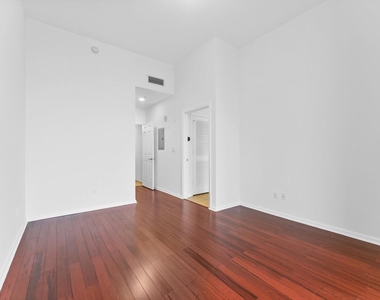511 Se 5th Avenue - Photo Thumbnail 12