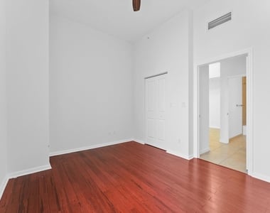 511 Se 5th Avenue - Photo Thumbnail 15