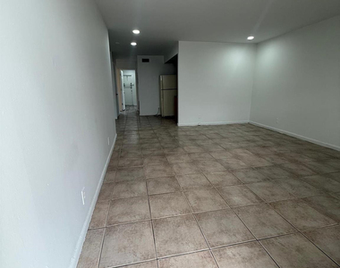 5744 Nw 27th Court - Photo Thumbnail 6