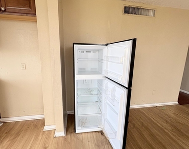 4222 Inverrary Boulevard - Photo Thumbnail 4