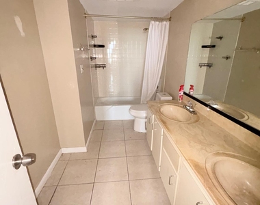 4222 Inverrary Boulevard - Photo Thumbnail 11