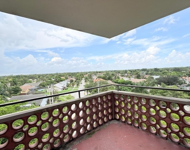 4222 Inverrary Boulevard - Photo Thumbnail 17