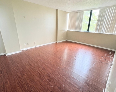 4222 Inverrary Boulevard - Photo Thumbnail 9
