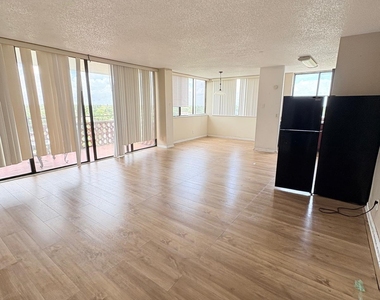 4222 Inverrary Boulevard - Photo Thumbnail 7