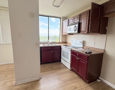 4222 Inverrary Boulevard - Photo Thumbnail 3
