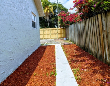 1945 Liberty Street - Photo Thumbnail 25