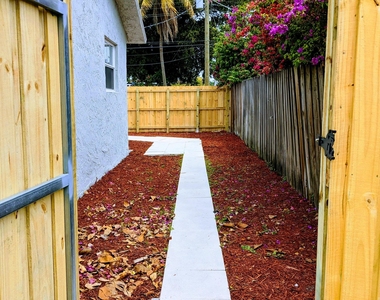 1945 Liberty Street - Photo Thumbnail 24