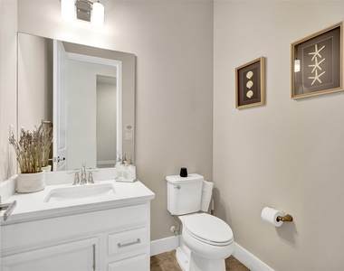 8011 Rowan Terrace - Photo Thumbnail 13