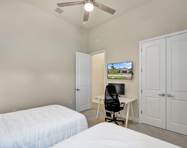 8011 Rowan Terrace - Photo Thumbnail 9