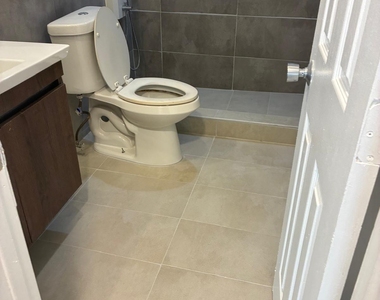 4905 N Flagler Drive - Photo Thumbnail 4