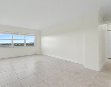 2555 Ne 11th Street - Photo Thumbnail 12