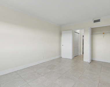 2555 Ne 11th Street - Photo Thumbnail 24