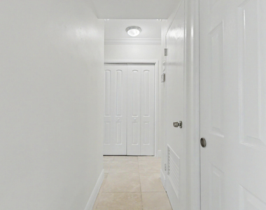 2555 Ne 11th Street - Photo Thumbnail 13