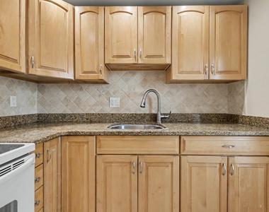 2555 Ne 11th Street - Photo Thumbnail 4