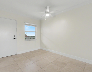2555 Ne 11th Street - Photo Thumbnail 1