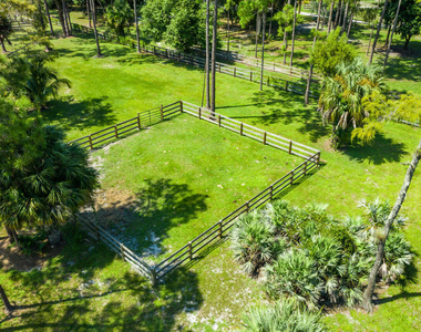 1835 Stallion Drive - Photo Thumbnail 26