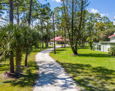 1835 Stallion Drive - Photo Thumbnail 25