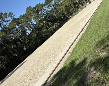 1835 Stallion Drive - Photo Thumbnail 34