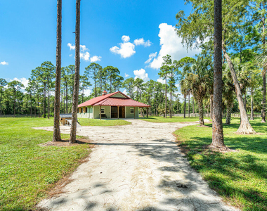 1835 Stallion Drive - Photo Thumbnail 16