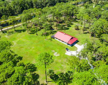 1835 Stallion Drive - Photo Thumbnail 14