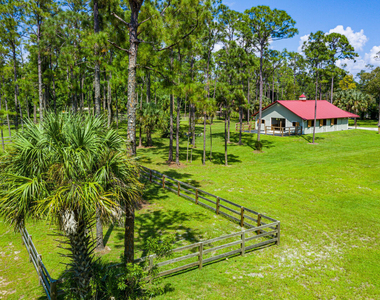 1835 Stallion Drive - Photo Thumbnail 11